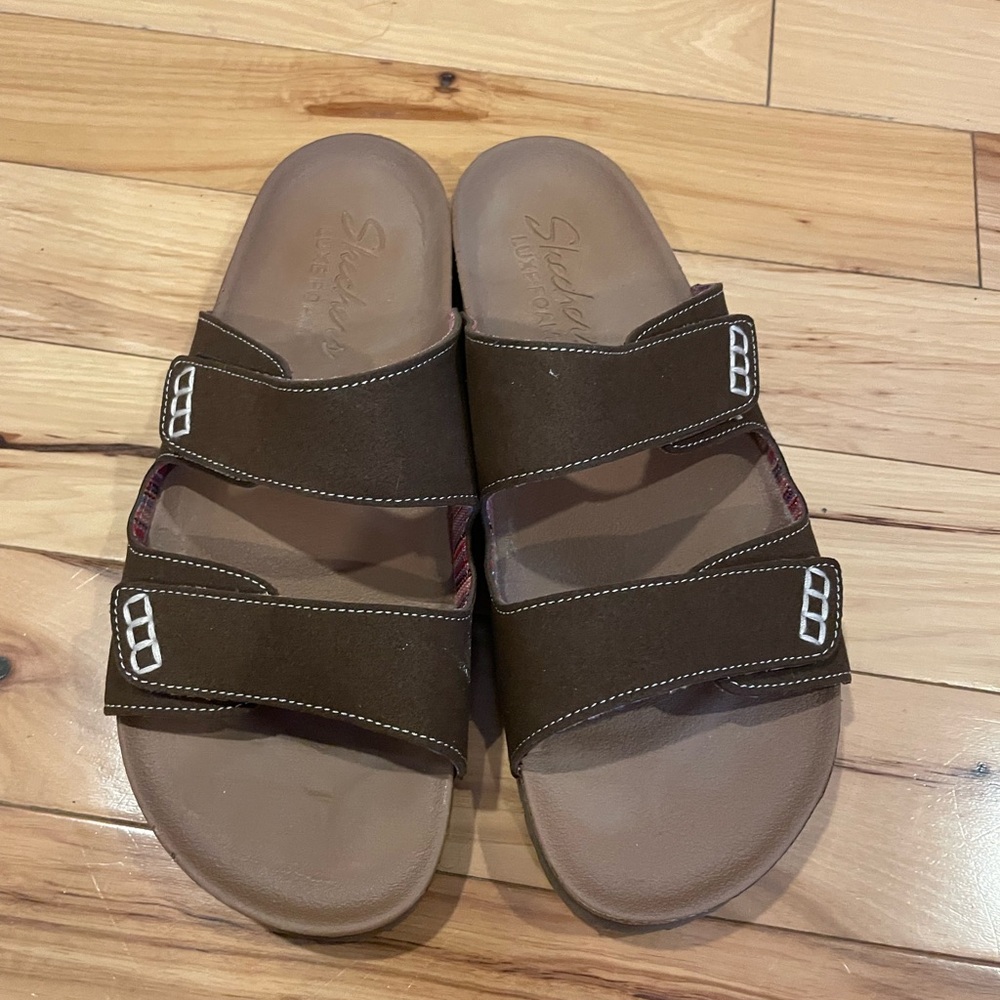 Skechers luxe foam Slide Sandals